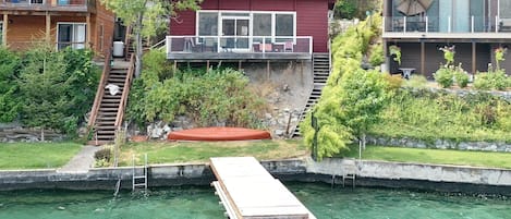 Play on the water at this 1950s fishing cabin