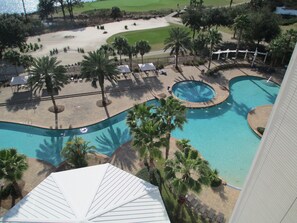 Lagoon pool, spa pool, golf course view