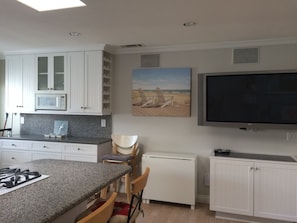 Easy access to additional table and seating.