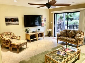 Plenty of natural lighting with cool breezes from the outside.