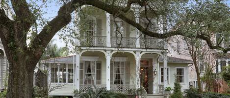  Exquisite St. Charles Ave Mansion built in 1875