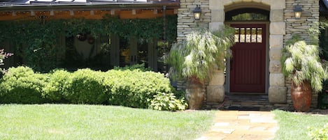 View of the house when you arrive.