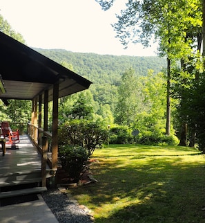 Main entrance into the cabin.