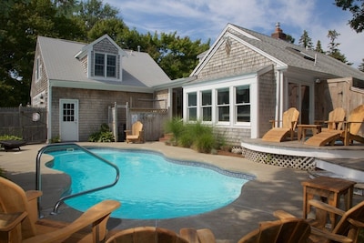 Delightful 5-bedroom cottage  with pool, decks, great yard, 1/2 mile from ocean!