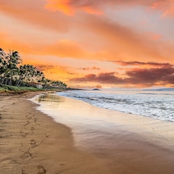 Just steps away from beautiful Keawakapu Beach.