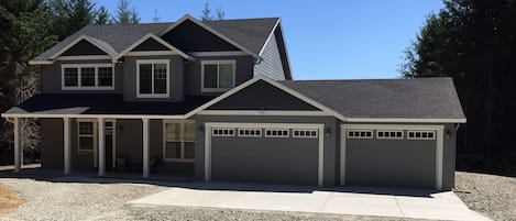 Our Wonderful Lakewood Home.  4 Bedrooms plus a bonus room!