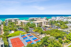 Welcome to High Pointe Resort which features the top amenties on 30A!  Pickle Ball, tennis, pools, fitness center, Gulf front Tiki bar, private beach access and more!
