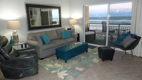 This gulf-front paradise was newly updated w/ pull-out couch and two recliners.