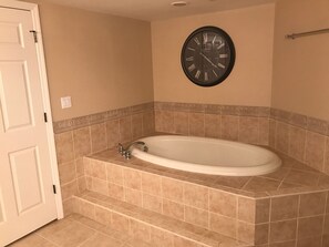 Master Suite bathroom tub