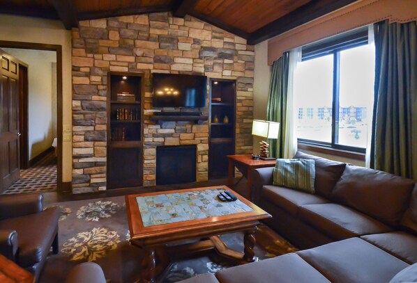 Luxurious Living Room with Fireplace
