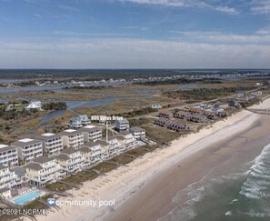 Beautiful North Topsail Beach... steps to the community pool and fishing pier.