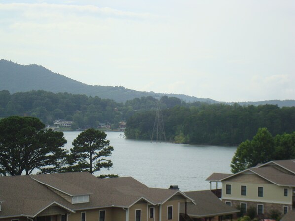 Welcome to the Lake!Enjoy the beauty and serenity of the North Georgia Mountains