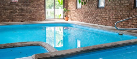 Indoor pool with 1ft deep kiddie pool. All sections are 90 degrees.