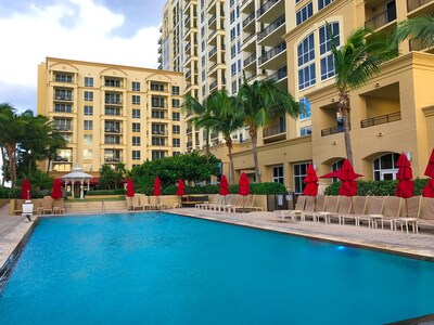 Palm Beach Singer Island Resort & Spa - Eminent Suite 1/1 - Daily Housekeeping