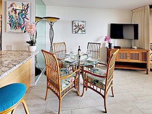 Dining Area - Gather around the table for some home cooked meals in this gorgeous condo!