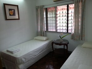 Twin shared room
