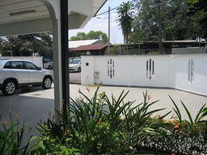 Parking porch
