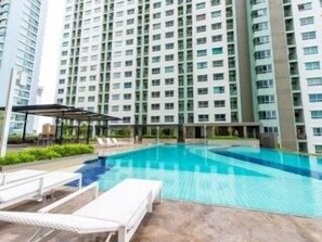 Lumpini Jomtien Seaview  High Floor 