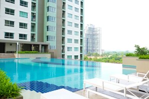 Lumpini Jomtien Seaview  High Floor 