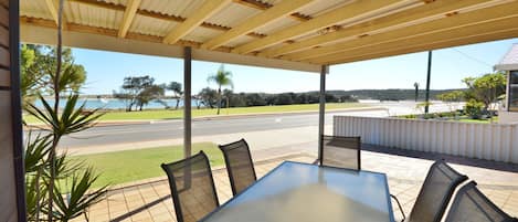 Kalbarri Waters A - Kalbarri Accommodation Service - Front porch with views of the Murchison River