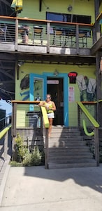 Aqua House, Waterfront Bayou Vacation Home, Pet friendly, family friendly