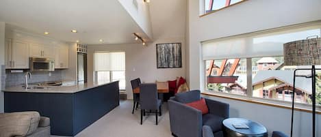 kitchen/living room area with panoramic views