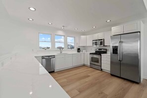 Surf-or-Sound-Realty-81-Indulgence-Kitchen-2