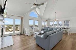 Surf-or-Sound-Realty-81-Indulgence-Great-Room-3
