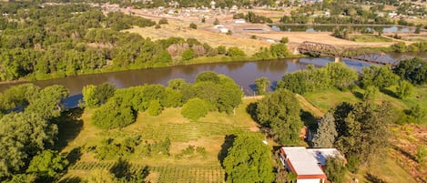 Red Mountain Villa located on the Yakima River next to Red Mountain AVA.