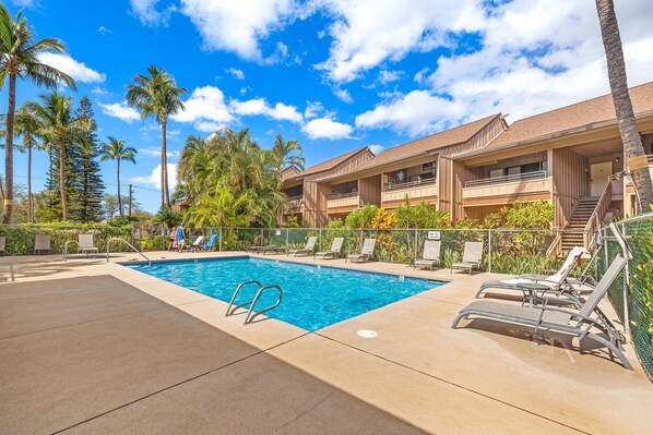 Take a dip in the sparkling blue waters of the complex swimming pool or lounge poolside while getting lost in your favorite magazine or novel.