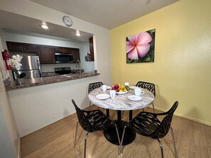 Bright and peaceful setting for island-inspired meals.