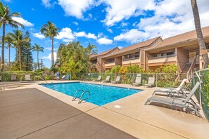 Take a dip in the sparkling blue waters of the complex swimming pool or lounge poolside while getting lost in your favorite magazine or novel.