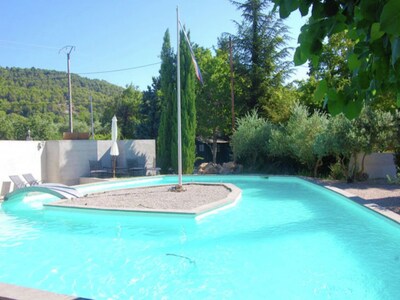 Beautiful,  Mas with beautiful private pool  Discount for French  family
