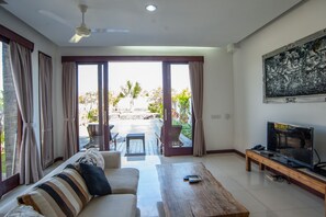 Luxury 5 Bedroom Beachfront Villa