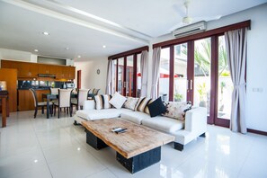 Luxury 5 Bedroom Beachfront Villa