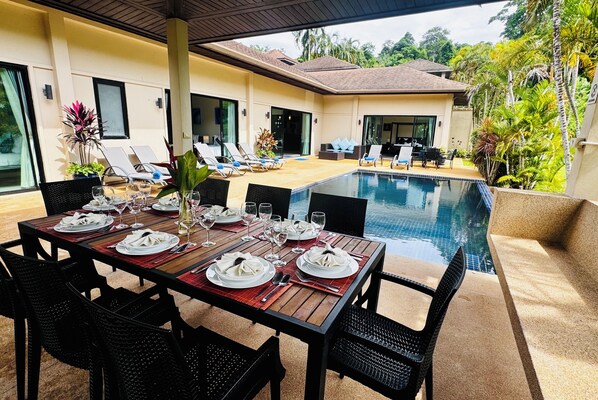 Outdoor dining