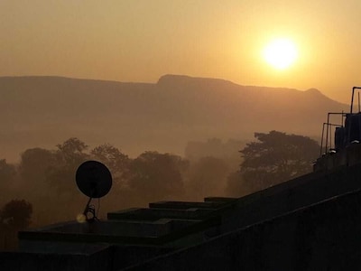 KARJAT  MOUNTAIN  VILLA