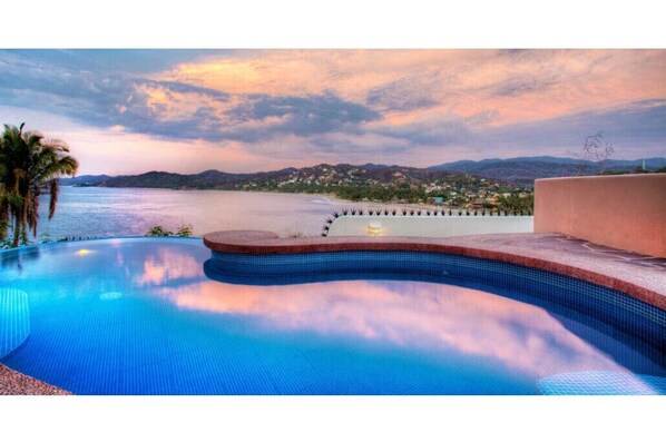 Extraordinary views from the infinity pool 