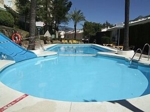 Second pool with  childrens pool