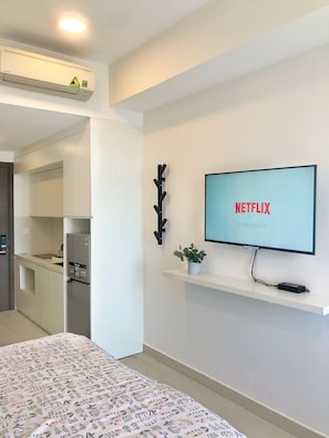 Netflix and Cable Tv for your entertainment