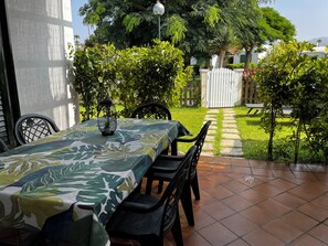 Outdoor dining
