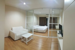 1 BR near Huahin Market, good location !