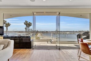 Welcome to Light & Airy Penthouse on the Bay!