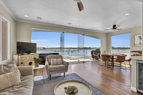 Welcome to Light & Airy Penthouse on the Bay!