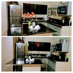 ketchin with island table