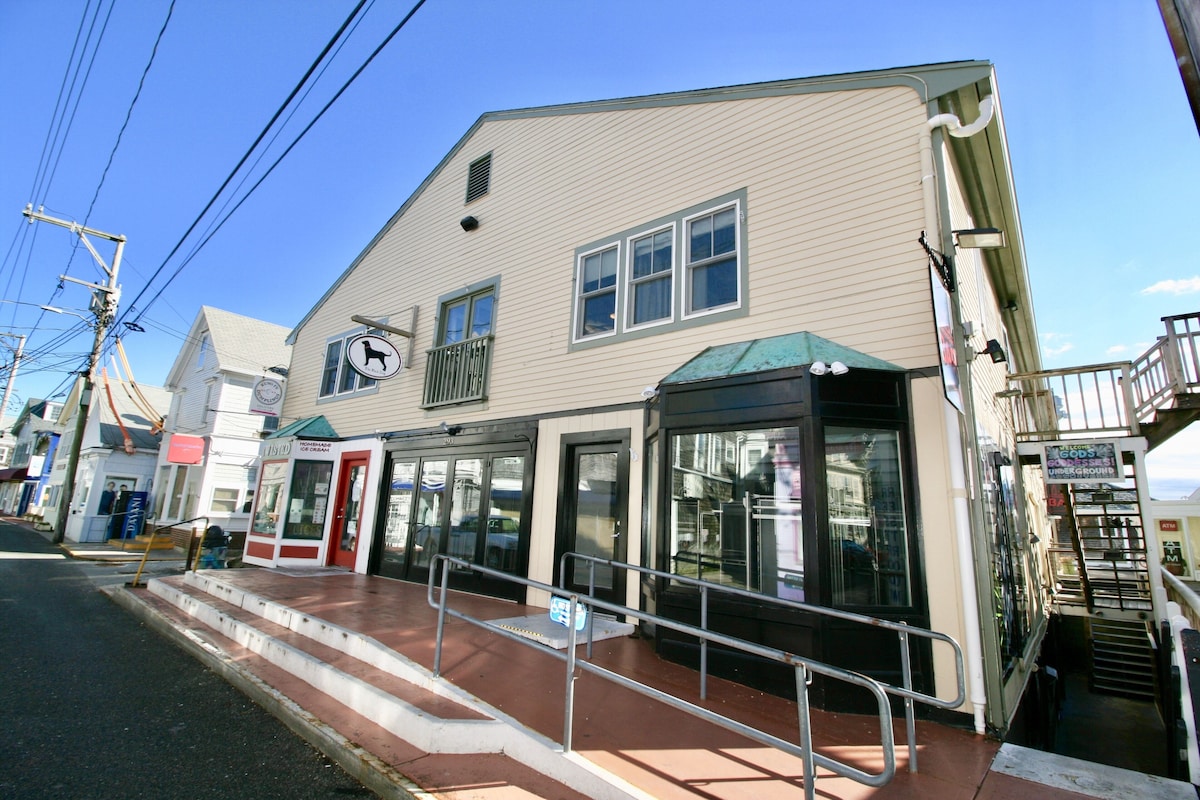 2BR Condo in the Heart of Downtown Provincetown