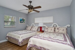 2nd bedroom with 2 queen beds