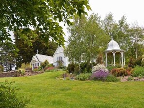 Rotunda in the gardens