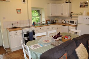 Kitchen/dining area