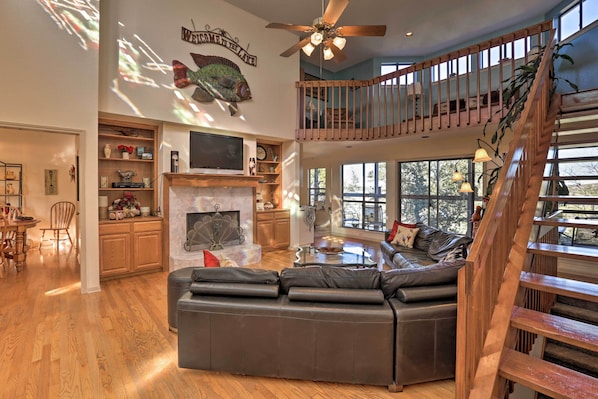 Canyon Lake Vacation Rental | 1BR | 1.5BA | 1,200 Sq Ft | Stairs Required